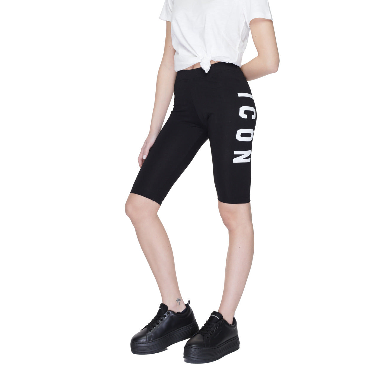 Icon Shorts Donna